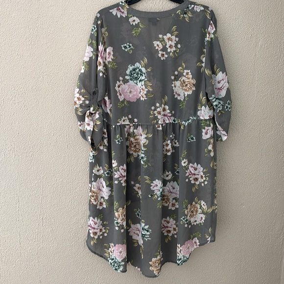 Women’s Plus Torrid Gray Floral Lexie Chiffon Babydoll Tunic Top Sheer Hi Low 1X - Picture 5 of 7